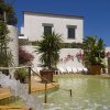 Piscina termale con idromassaggi
